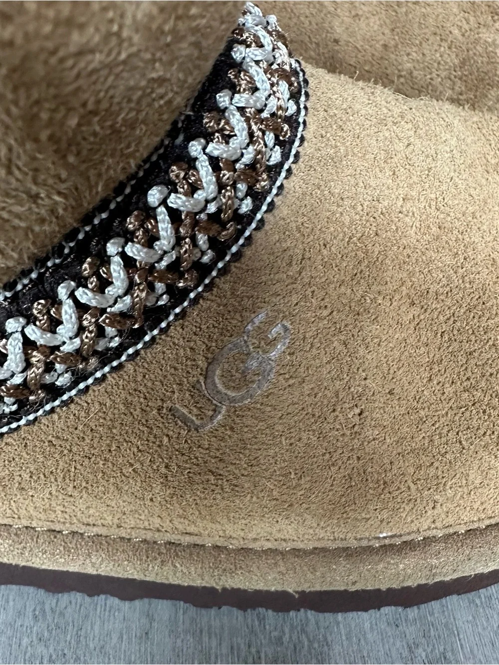 UGG Classic Mini Crescent Boot Chestnut (Toddler) 11